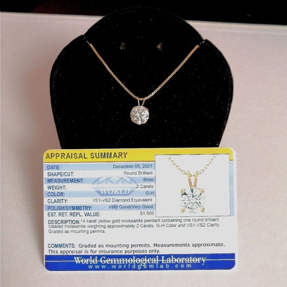 Jewelry - Moissanite pendant